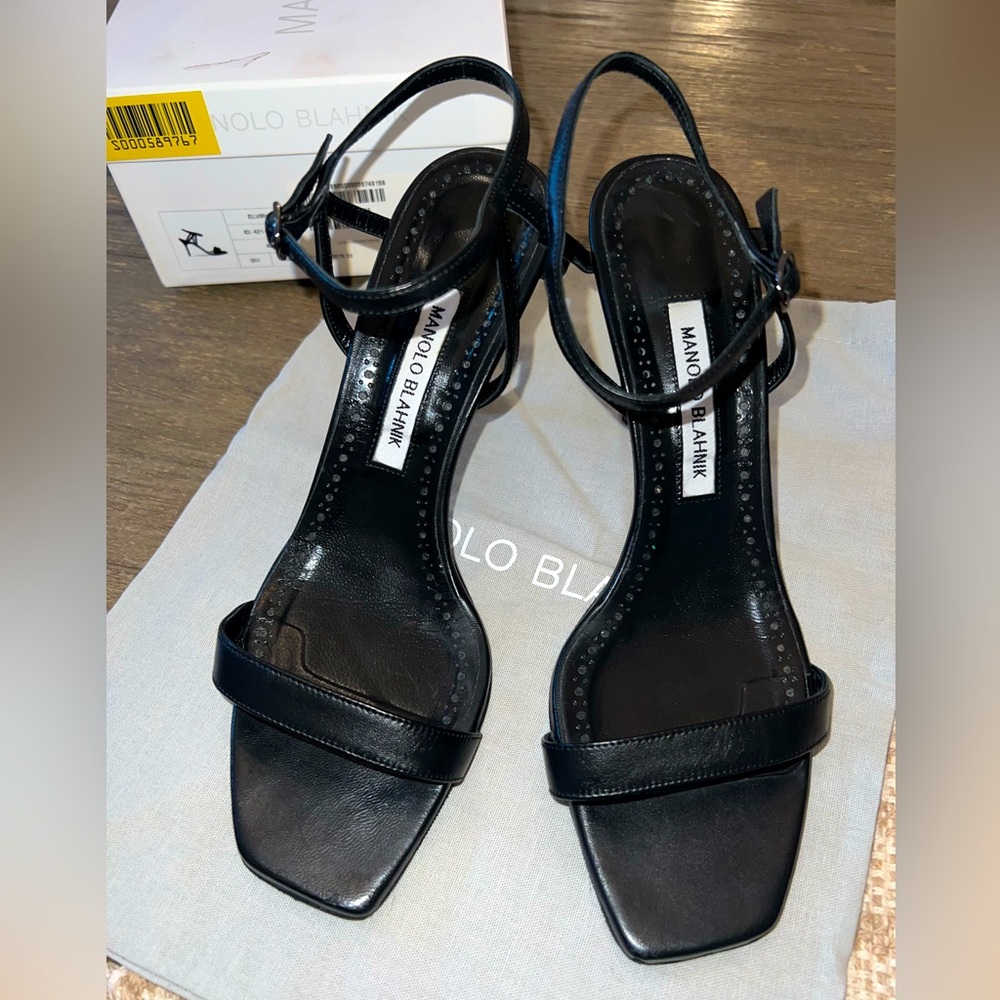 Manolo Blahnik Elvira 90 Leather Sandal in Black